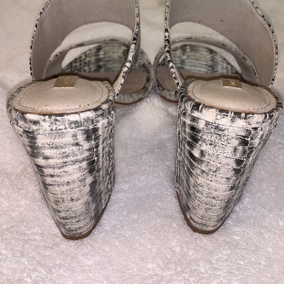 Louise et Cie Snakeskin block heel Sandal sz 6.5 - Picture 6 of 7